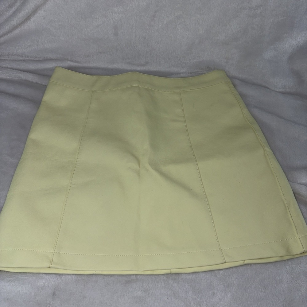 Forever 21‎ Faux Leather Pale Yellow Mini Skirt Stockholm Style Clean Preppy NWT